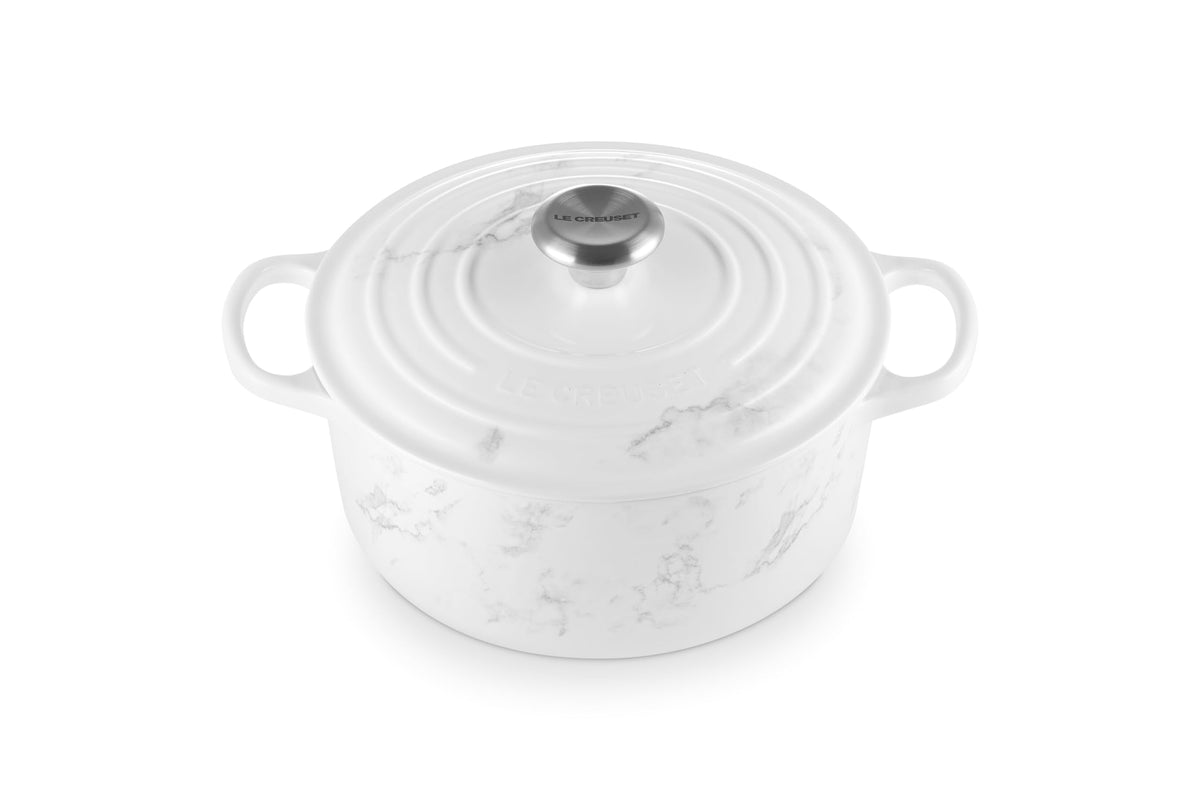 Le Creuset Enameled Cast Iron Signature Round Dutch Oven, 7.25 qt., Caribbean