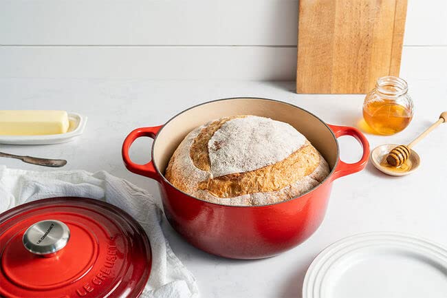 Le Creuset Enameled Cast Iron Signature Round Dutch Oven, 7.25 qt., Caribbean