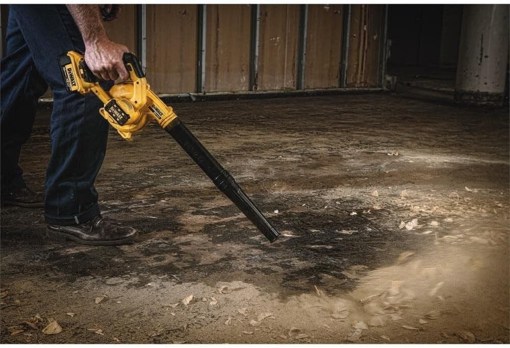 DEWALT 20V MAX* Blower for Jobsite Kit, Compact (DCE100M1)