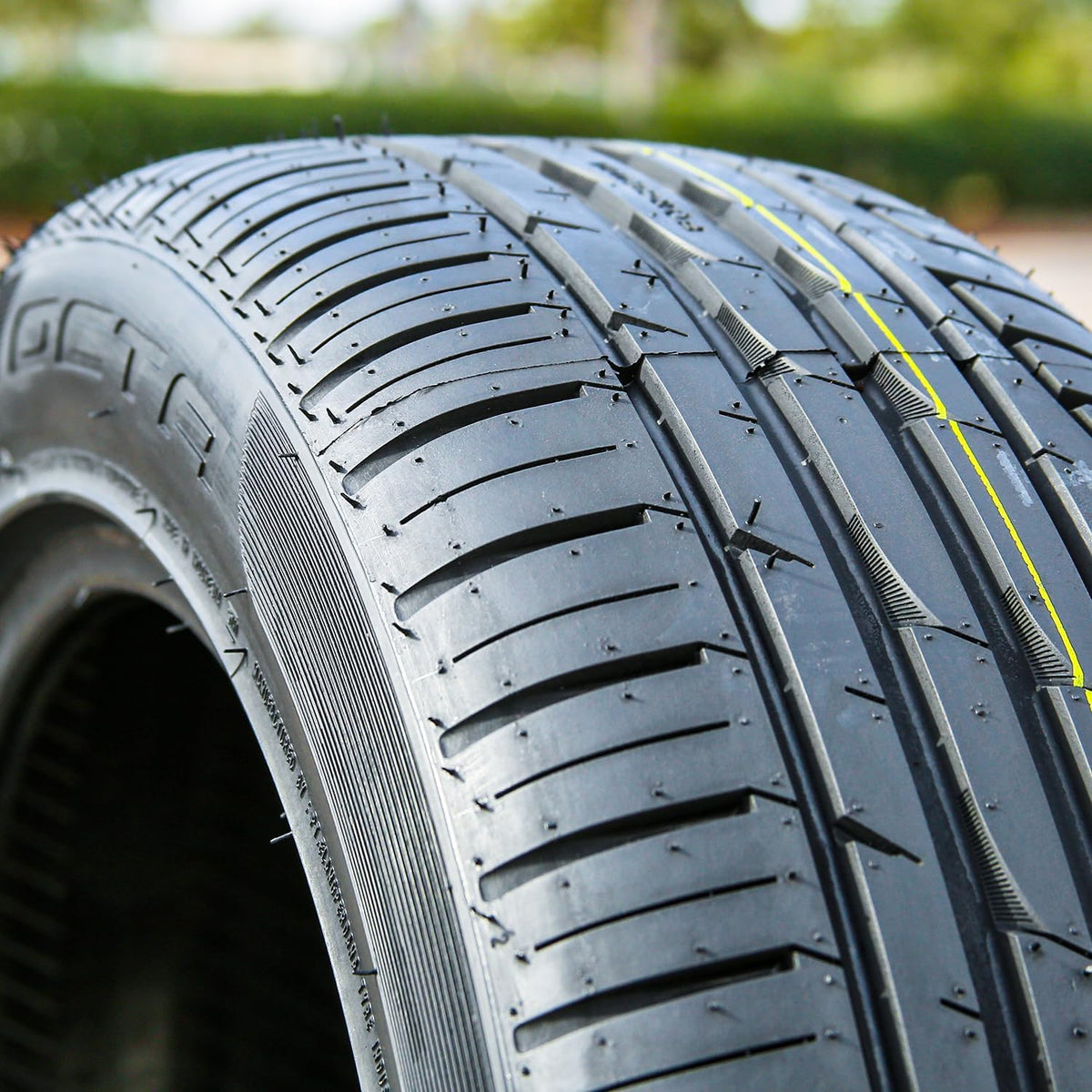 4 x Forceum Octa 215/55ZR17 98W XL All Season Passenger Tires