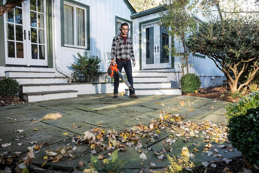 Husqvarna 125B Gas Leaf Blower, 28-cc 1.1-HP 2-Cycle Handheld Leaf Blower, 470-CFM, 170-MPH, 12.5-N Powerful Clearing Performance and Ergonomic